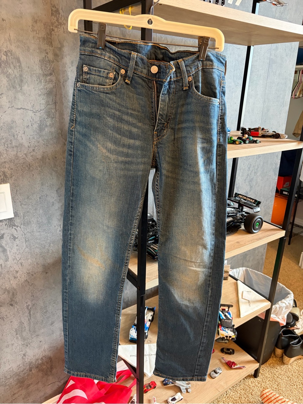 Levi's women’s Faded Blue Straight Jeans 513